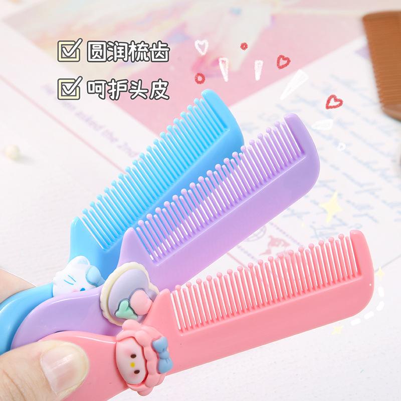 Lược mini tiện ích nhiều màu gắn charm, mã 786
Sỉ 29k/10 cái -duoc-ban-tai-Kho Sỉ Phụ Kiện Sipuki