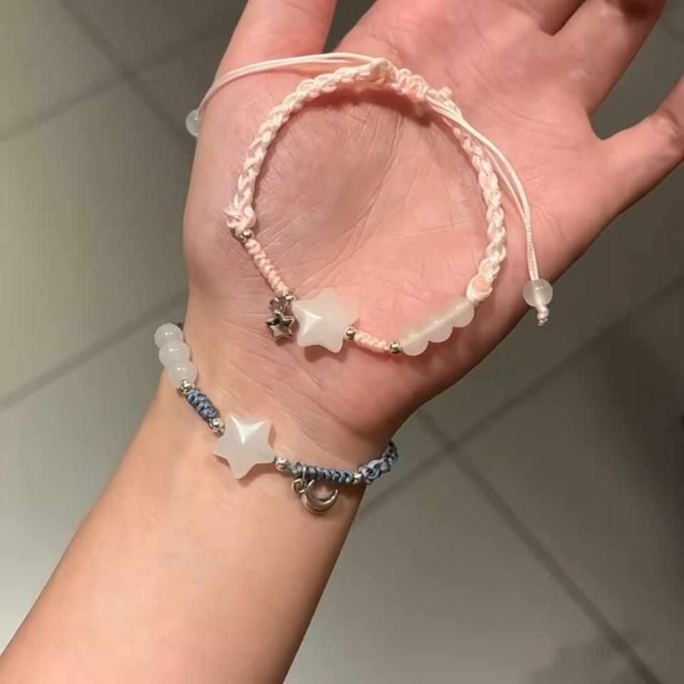 Vòng đeo tay ngôi sao 2 màu, mã V74
Sỉ 68k/10 cái-duoc-ban-tai-Kho Sỉ Phụ Kiện Sipuki