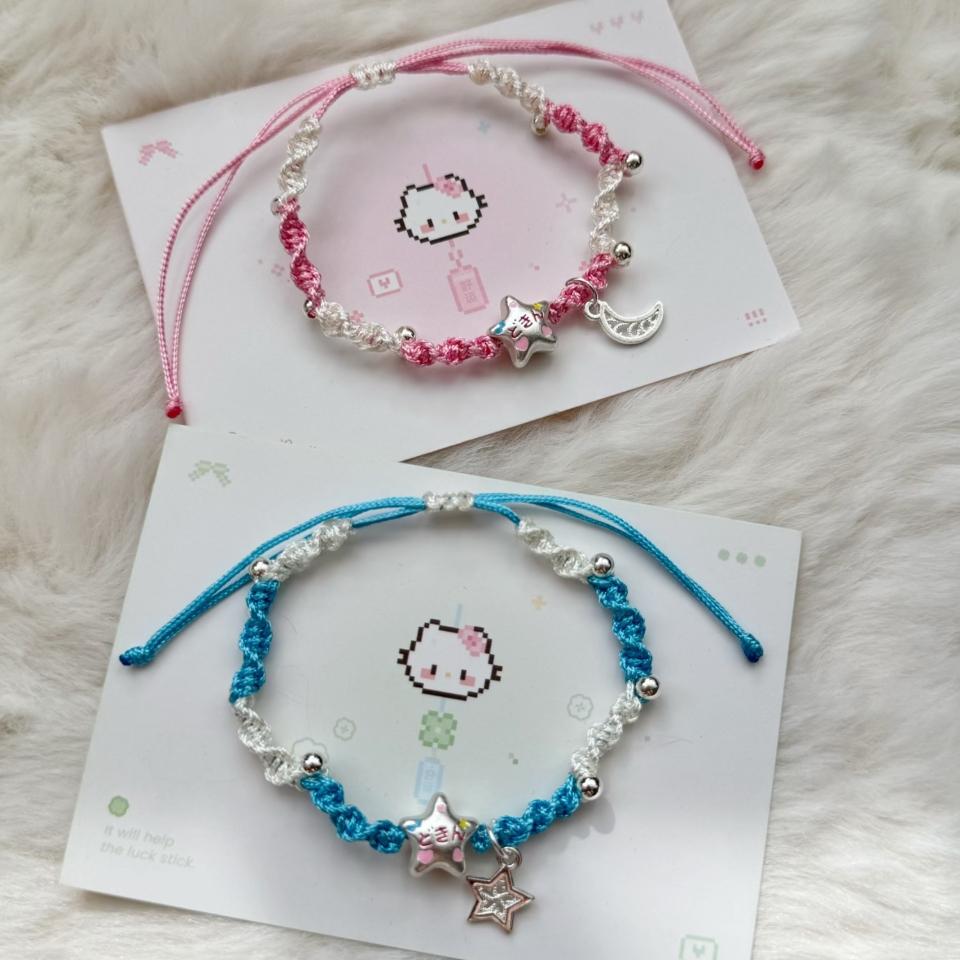 Vòng đeo tay ngôi sao đan xoắn, mã V51
Sỉ 75k/10 cái-duoc-ban-tai-Kho Sỉ Phụ Kiện Sipuki