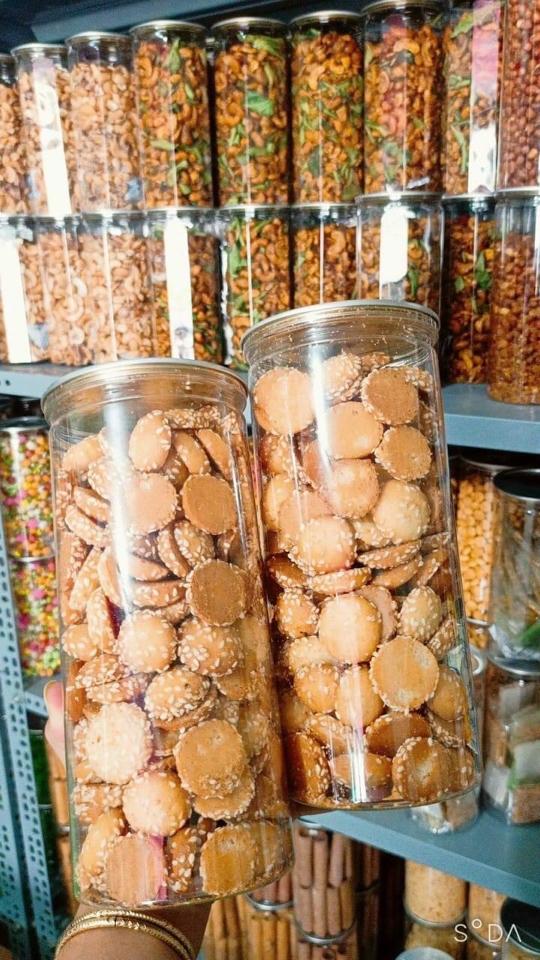 Bánh nhện mè 300g-duoc-ban-tai-ĂN VẶT CHỢ LỚN QUẬN 6