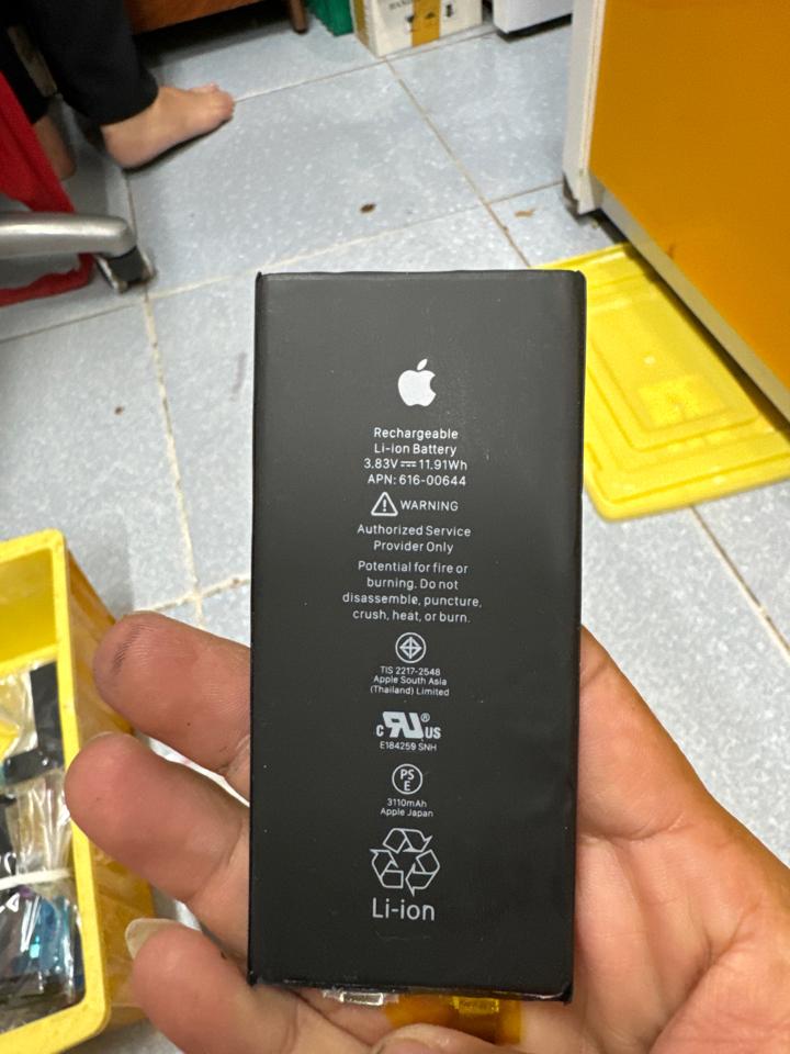 Pin iPhone 11 zin hãng new-duoc-ban-tai-Lê dũng store Phước Long