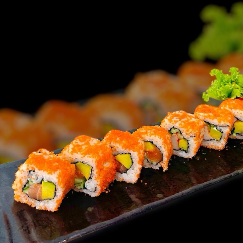 Maki Cuộn Cá Hồi California-duoc-ban-tai-Hisashi Sushi