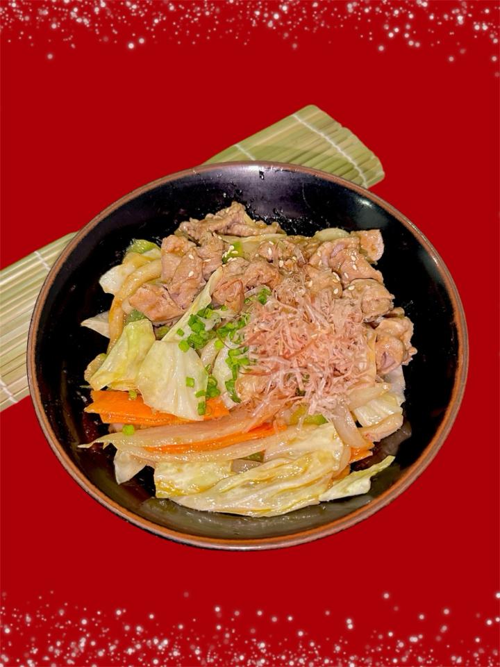 Mì Udon Xào Bò Mỹ-duoc-ban-tai-Hisashi Sushi