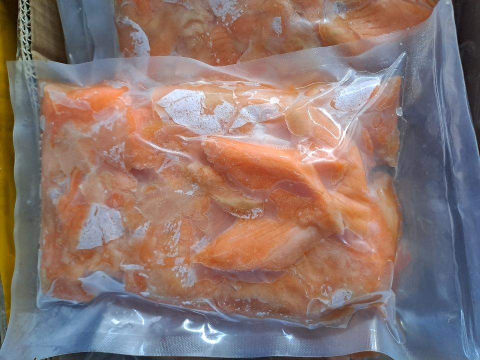Vụn Lườn-duoc-ban-tai-Cá hồi