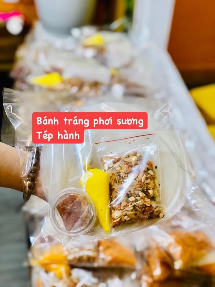 Phơi sương bơ tép hành-duoc-ban-tai-Bánh tráng mập