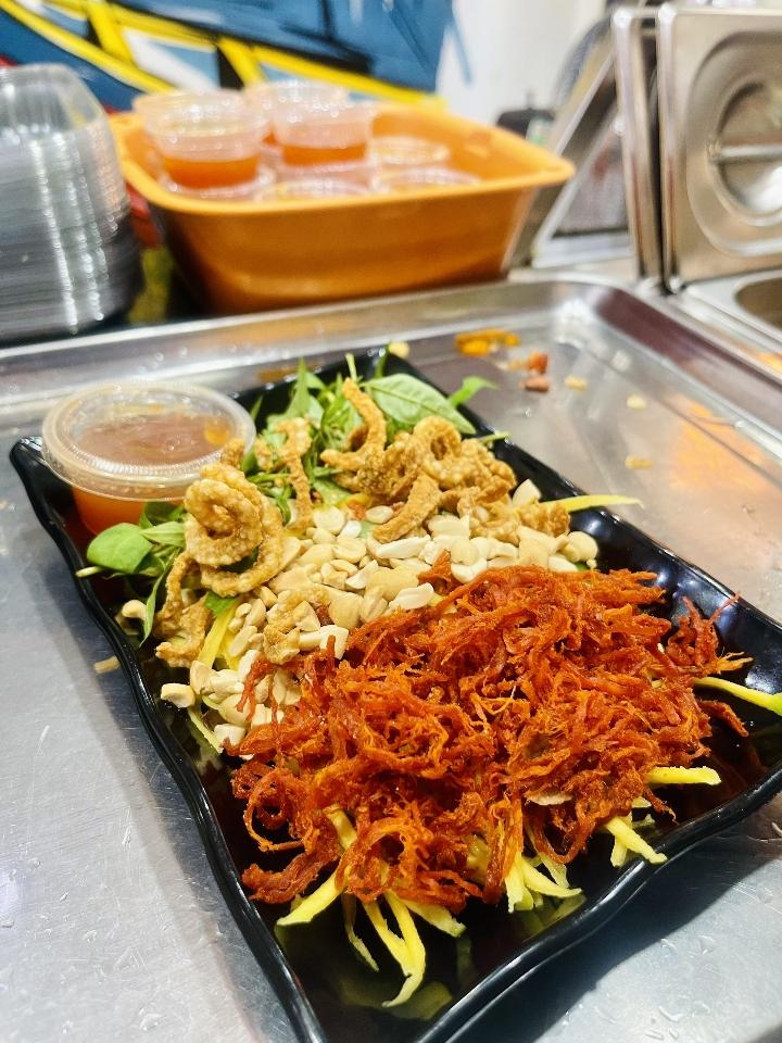 Gỏi xoài-duoc-ban-tai-Bánh tráng mập