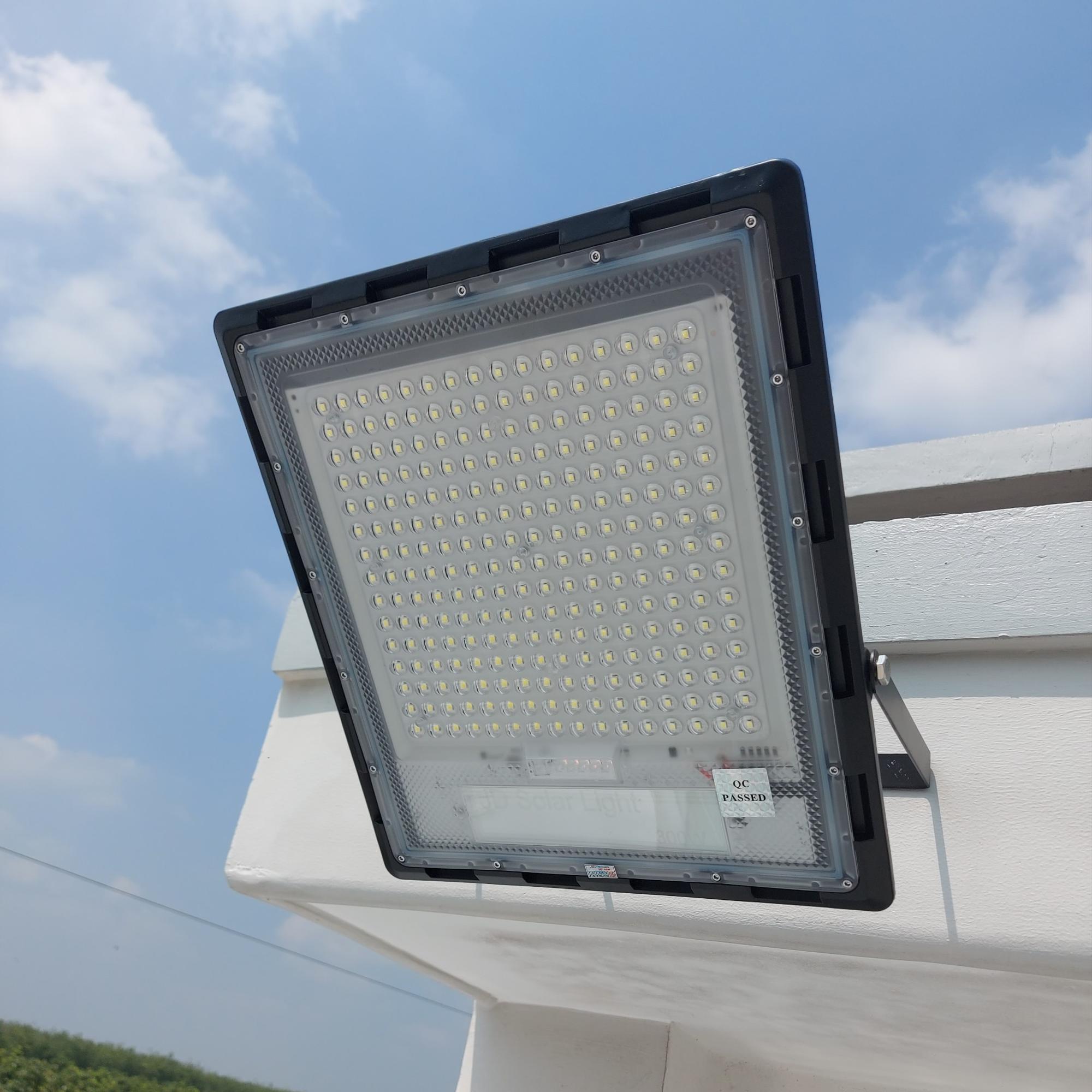Đèn NLMT JD-7300 led mắt cá chống chói-duoc-ban-tai-Vi tính- Âm Thanh- Camera - Đèn NLMT Gia Phát
