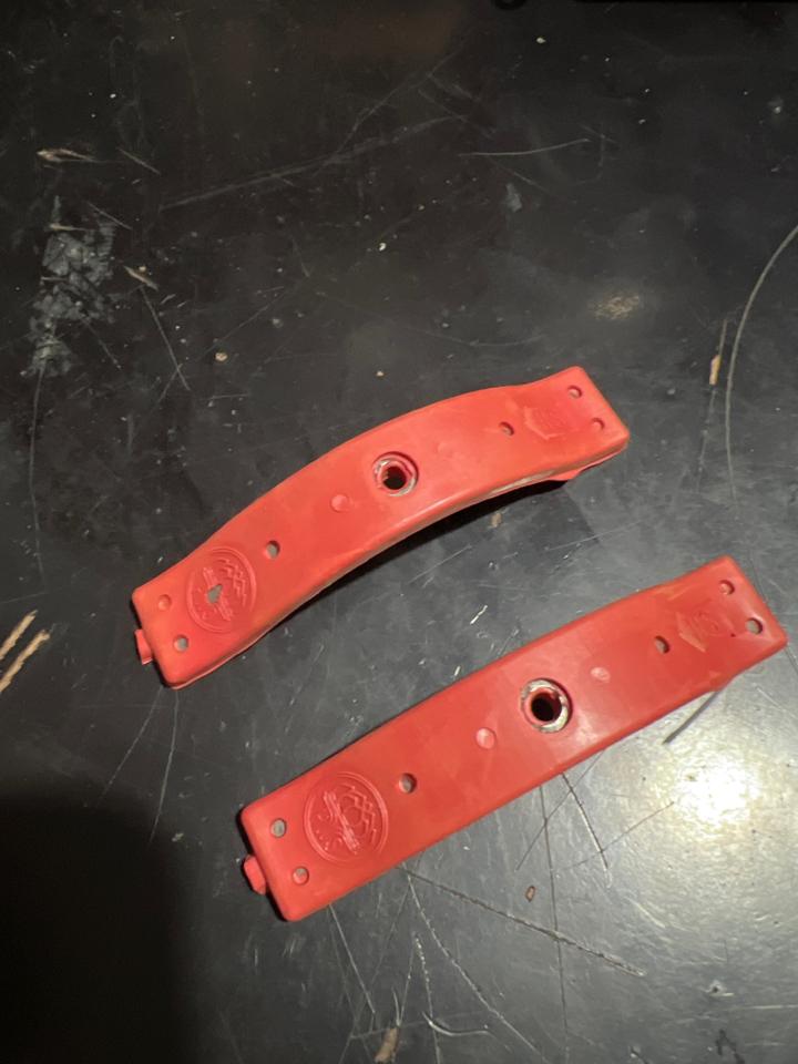 Ke ngói -duoc-ban-tai-Phụ kiện cửa Dương Kha