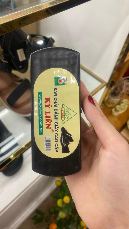 Bàn chải nhựa-duoc-ban-tai-Ruby Boutique 