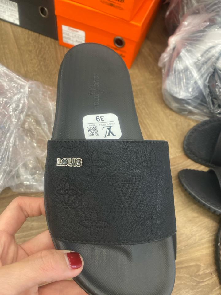 Dép LV khâu quai-duoc-ban-tai-Ruby Boutique 