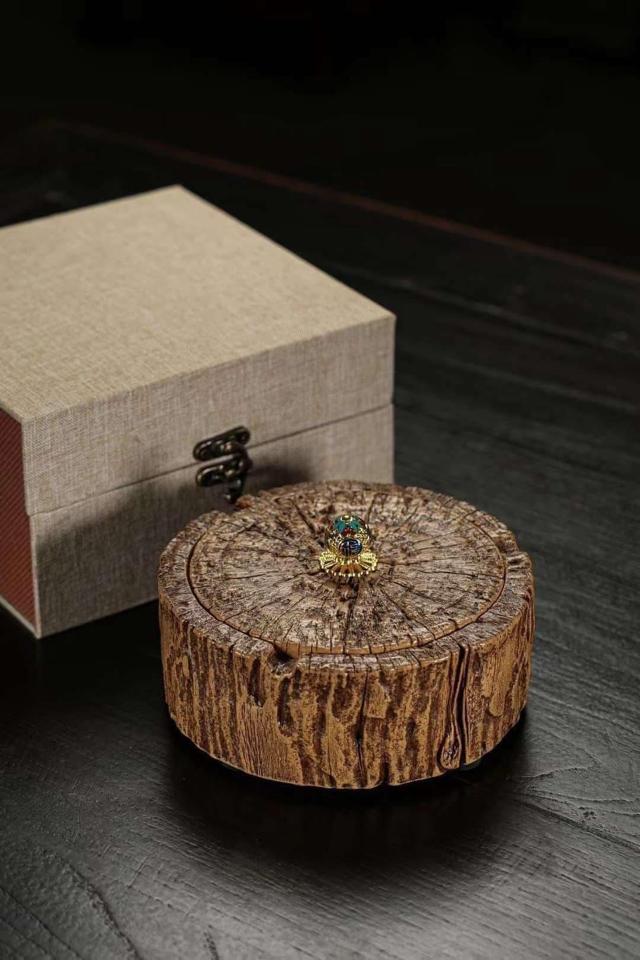 Gạt Tàn Tử Sa Luxury-duoc-ban-tai-Cộng Đồng Luxury Nguyễn VănAnh
