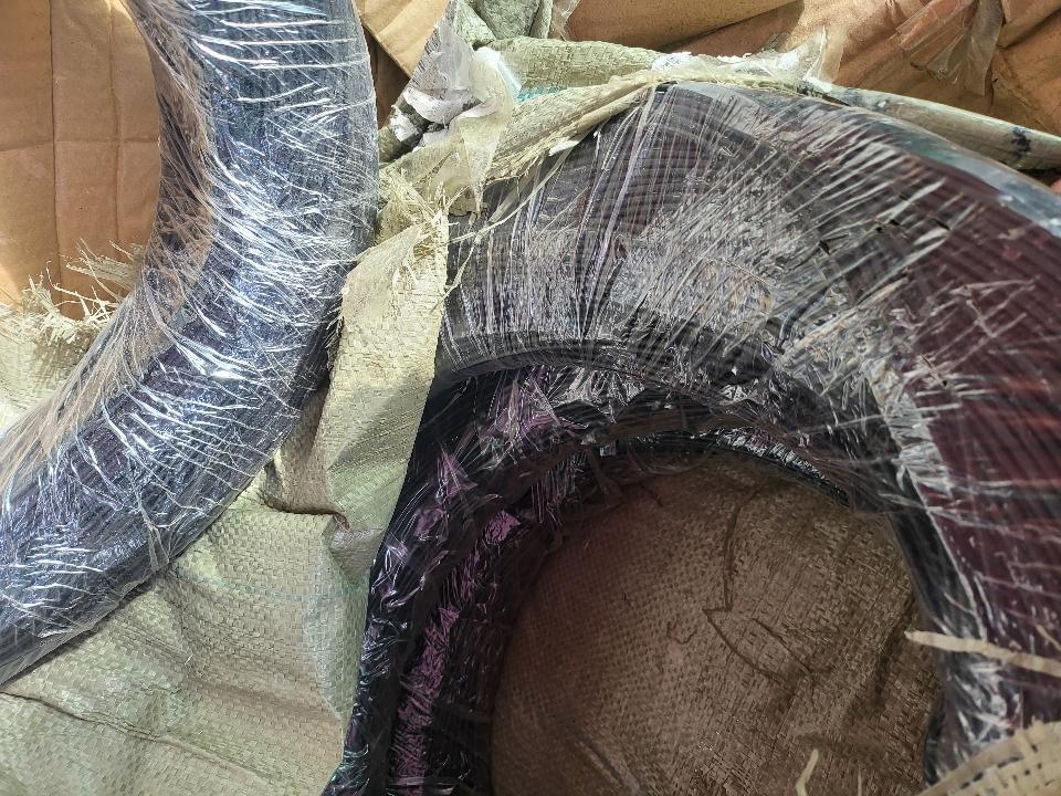 Dây nhôm đen-duoc-ban-tai-Vật tư cây cảnh Cỏ Ba Lá