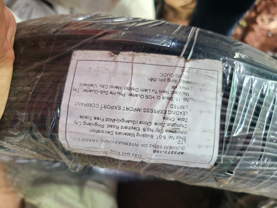 Dây nhôm đen-duoc-ban-tai-Vật tư cây cảnh Cỏ Ba Lá