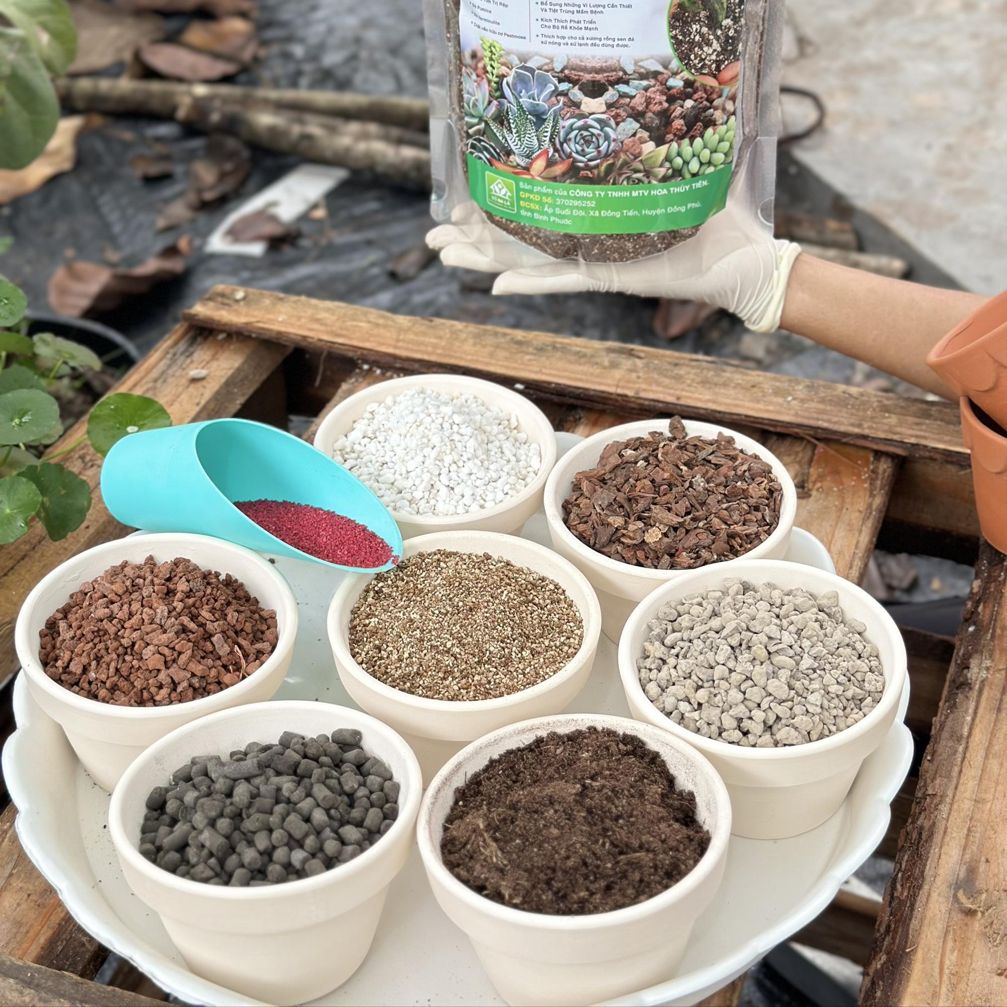 Giá thể Soilmix túi 3dm3 ~1.2kg-duoc-ban-tai-Vật tư cây cảnh Cỏ Ba Lá