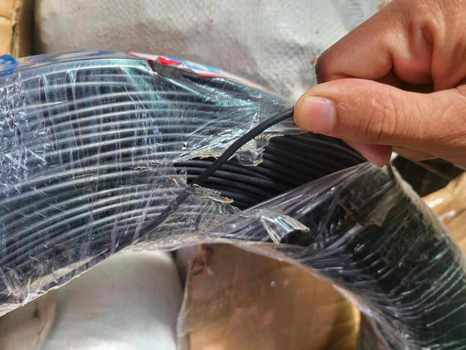 Dây nhôm đen-duoc-ban-tai-Vật tư cây cảnh Cỏ Ba Lá