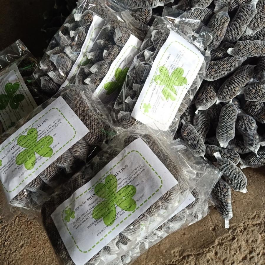 Phân dê túi lưới bịch 8 túi 25cm-duoc-ban-tai-Vật tư cây cảnh Cỏ Ba Lá