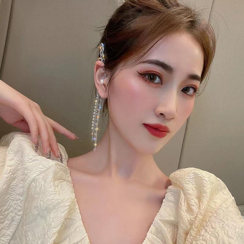 Bông tai cánh bướm vành tai cá tính B64-duoc-ban-tai-Phụ Kiện Mai Phuong Huynh