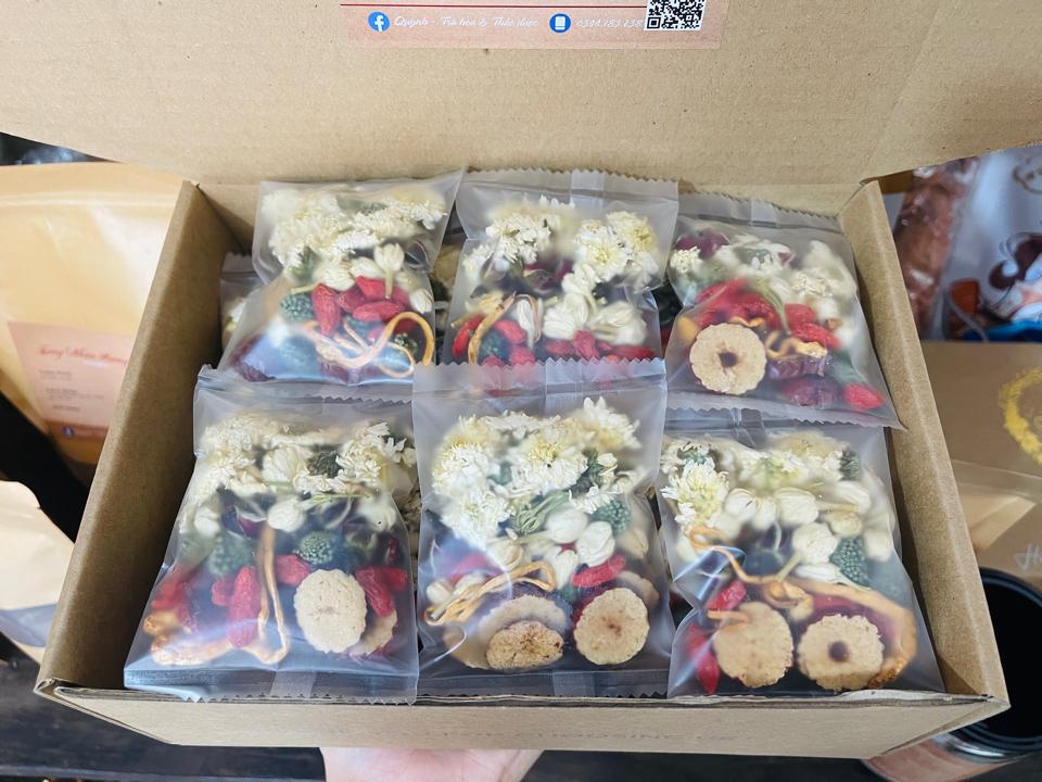 Trà hoa mix 1 gói nhỏ-duoc-ban-tai-Quỳnh thảo dược