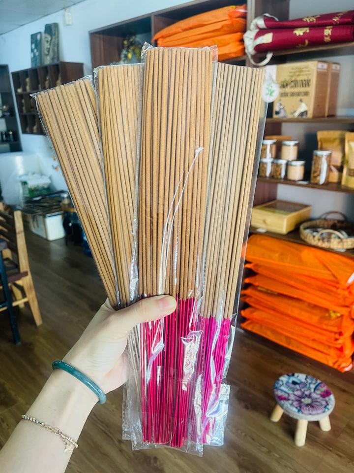 Hương Trầm cao cấp bó 50c-duoc-ban-tai-Quỳnh thảo dược