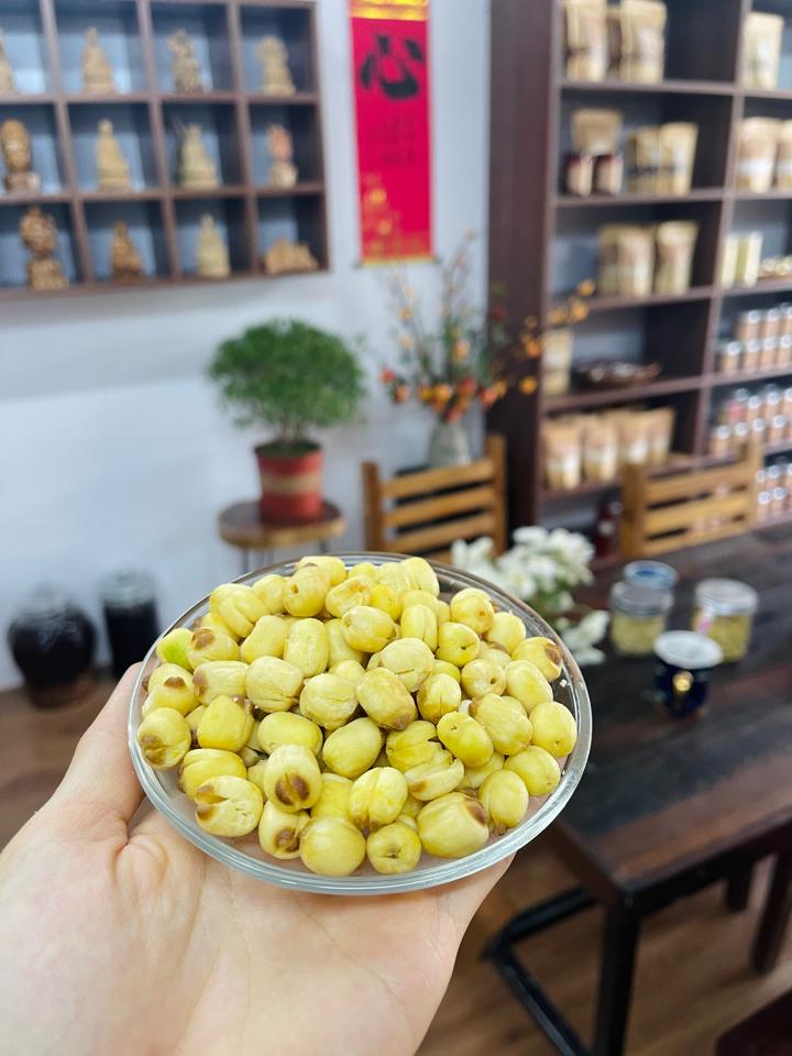  Hạt sen Huế sấy giòn hũ 250g-duoc-ban-tai-Quỳnh thảo dược