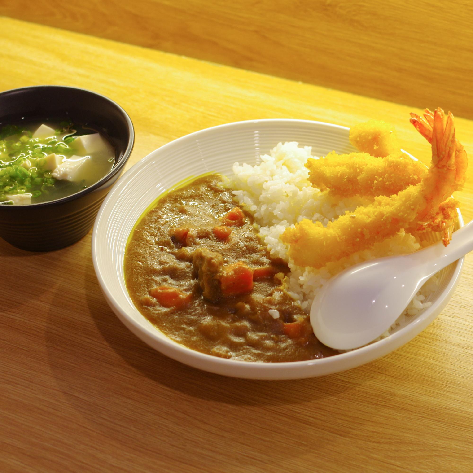 Cơm cà ri tôm & súp miso-duoc-ban-tai-Kuroi Sushi