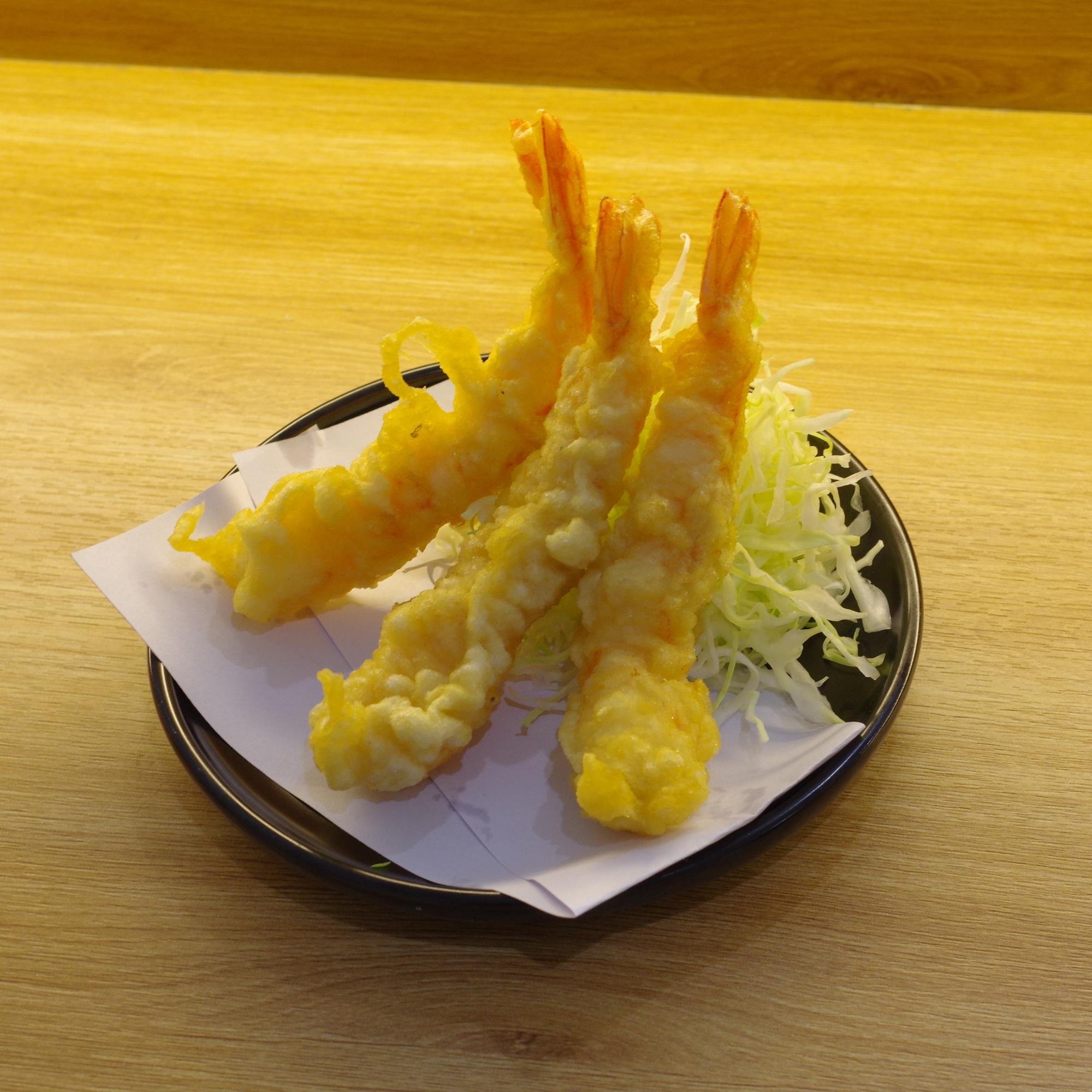 Tôm tempura-duoc-ban-tai-Kuroi Sushi