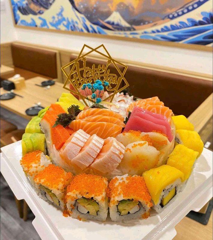 Bánh SN11-duoc-ban-tai-Kuroi Sushi