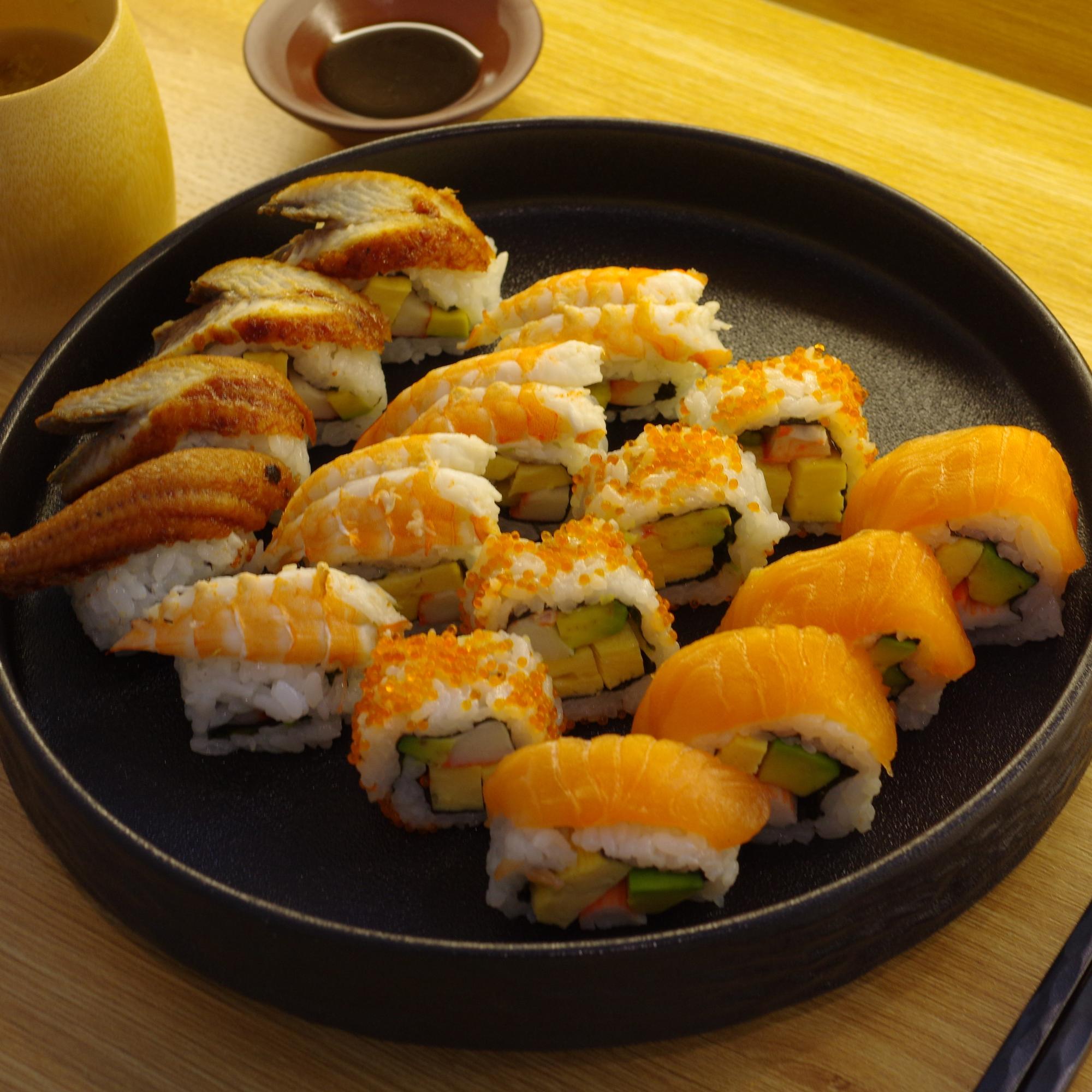 SET KR10-duoc-ban-tai-Kuroi Sushi