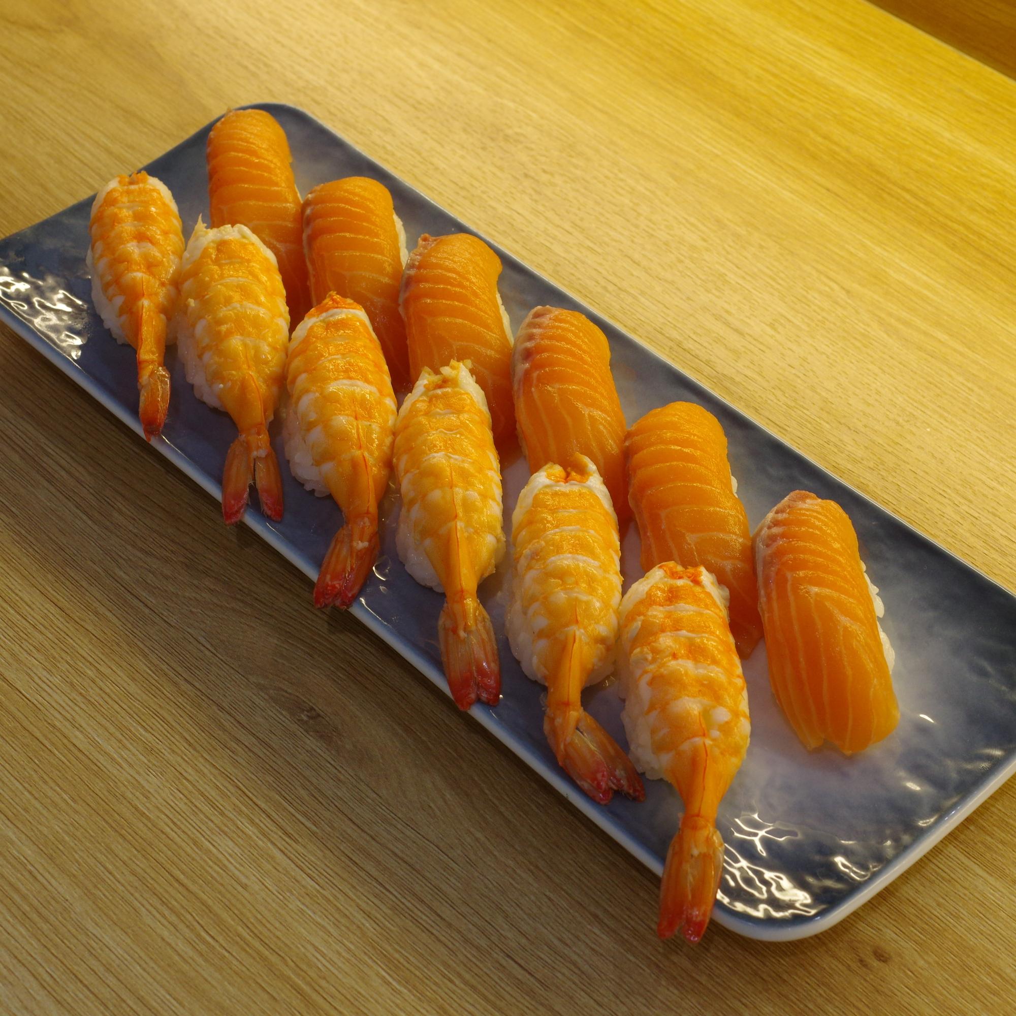 SET KR04-duoc-ban-tai-Kuroi Sushi