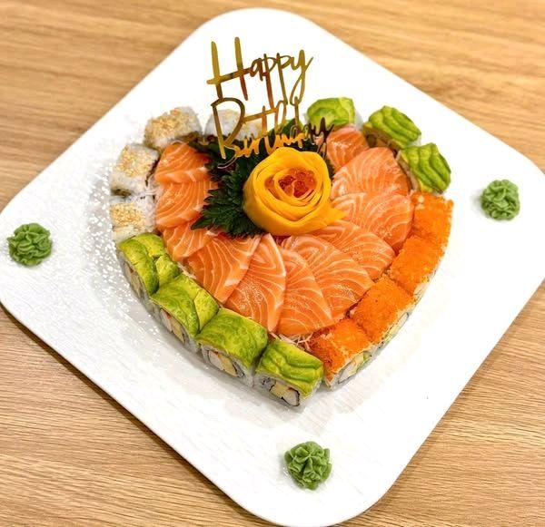 Bánh SN14-duoc-ban-tai-Kuroi Sushi