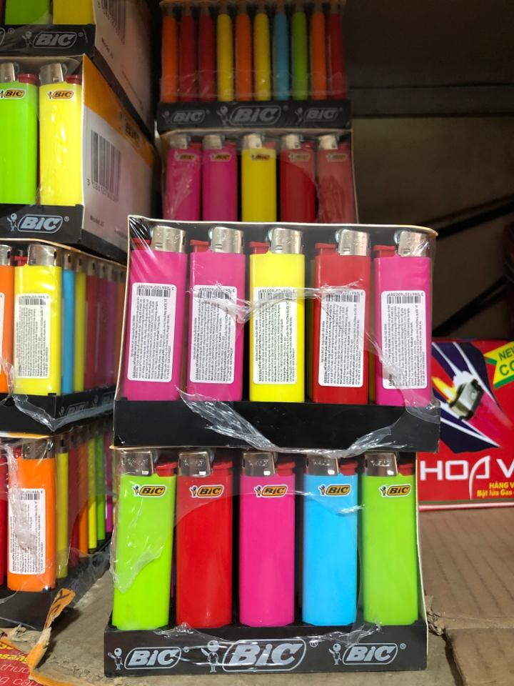 Quẹt BIC-duoc-ban-tai-Dì Huệ Bến Lức