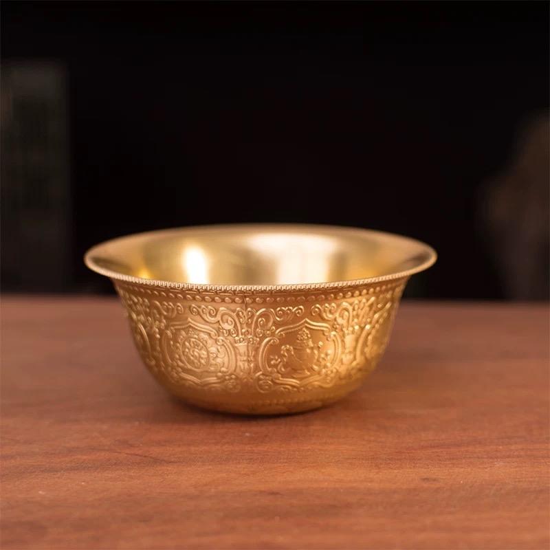 Cốc cúng nước bằng đồng - Nepal-duoc-ban-tai-Samaya Shop chuyên cung cấp pháp khí, vật phẩm Kim Cang Thừa và Phật giáo nói chung với giá cả hợp lý, chất lượng tốt, tạo điều kiện gieo duyên cho đạo hữu tu tập. Lợi nhuận từ shop được dành để cúng dường và hỗ trợ các hoạt động, sự kiện do trung tâm tổ chức