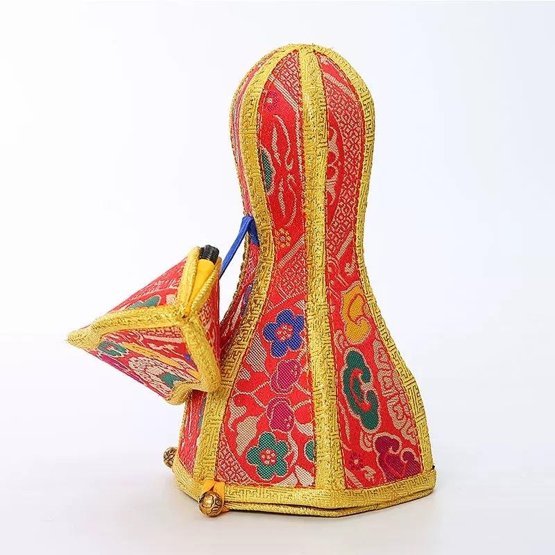 Túi vải thêu Nepal có khóa kéo để đựng chuông và chày Kim Cang.-duoc-ban-tai-Samaya Shop chuyên cung cấp pháp khí, vật phẩm Kim Cang Thừa và Phật giáo nói chung với giá cả hợp lý, chất lượng tốt, tạo điều kiện gieo duyên cho đạo hữu tu tập. Lợi nhuận từ shop được dành để cúng dường và hỗ trợ các hoạt động, sự kiện do trung tâm tổ chức