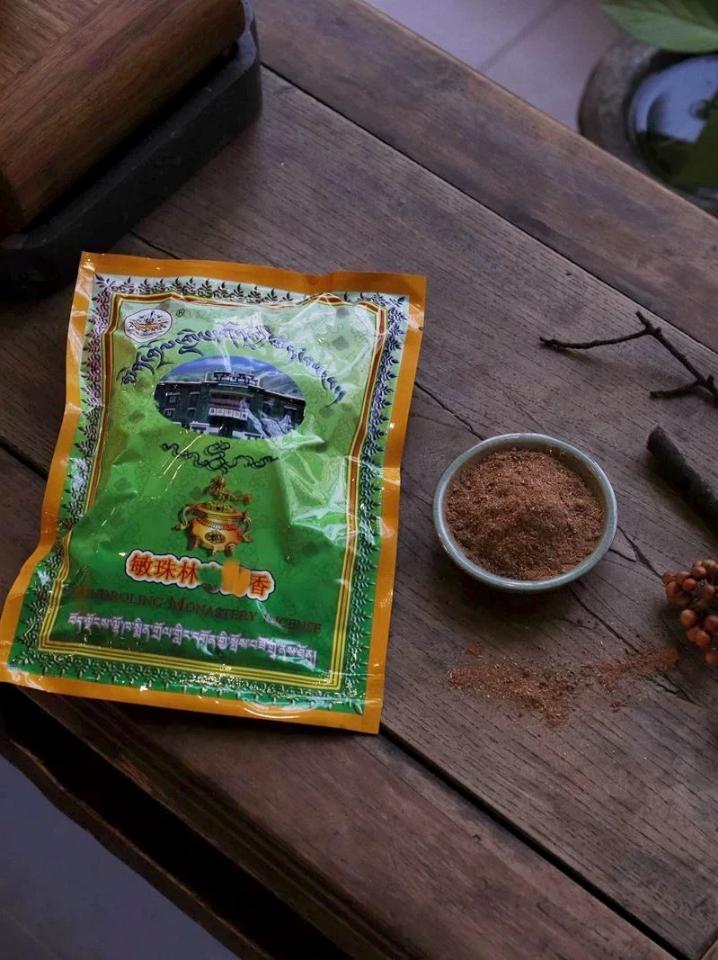 Nhang Mindrolling - Bột nhang Tây Tạng, hương xông, nhang cúng dường Phật-duoc-ban-tai-Samaya Shop chuyên cung cấp pháp khí, vật phẩm Kim Cang Thừa và Phật giáo nói chung với giá cả hợp lý, chất lượng tốt, tạo điều kiện gieo duyên cho đạo hữu tu tập. Lợi nhuận từ shop được dành để cúng dường và hỗ trợ các hoạt động, sự kiện do trung tâm tổ chức