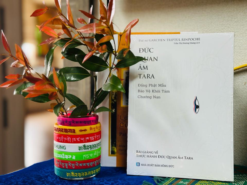 Thực Hành Đức Quan Âm Tara Theo Đại Sư Garchen Rinpoche-duoc-ban-tai-Samaya Shop chuyên cung cấp pháp khí, vật phẩm Kim Cang Thừa và Phật giáo nói chung với giá cả hợp lý, chất lượng tốt, tạo điều kiện gieo duyên cho đạo hữu tu tập. Lợi nhuận từ shop được dành để cúng dường và hỗ trợ các hoạt động, sự kiện do trung tâm tổ chức