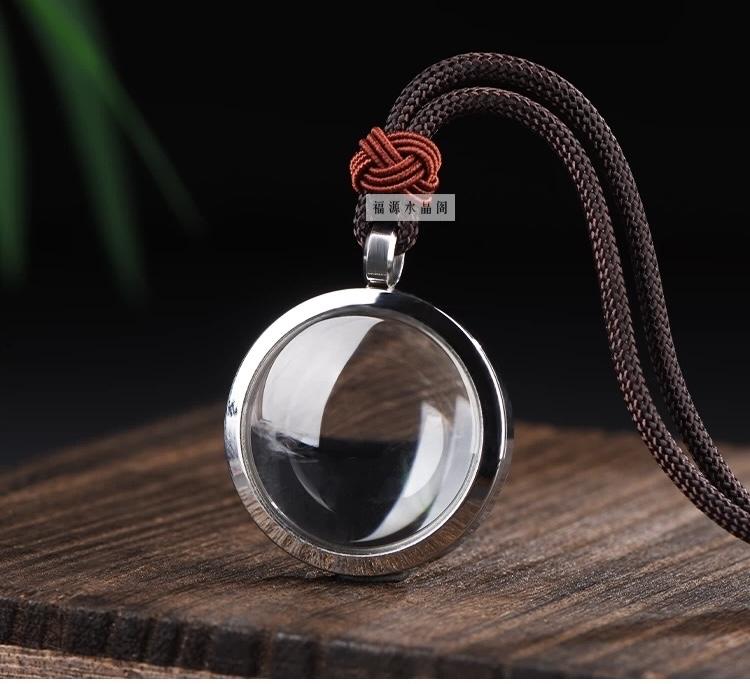 Mặt Dây Chuyền Hộp Gau Pha Lê Tự Nhiên -duoc-ban-tai-Samaya Shop chuyên cung cấp pháp khí, vật phẩm Kim Cang Thừa và Phật giáo nói chung với giá cả hợp lý, chất lượng tốt, tạo điều kiện gieo duyên cho đạo hữu tu tập. Lợi nhuận từ shop được dành để cúng dường và hỗ trợ các hoạt động, sự kiện do trung tâm tổ chức