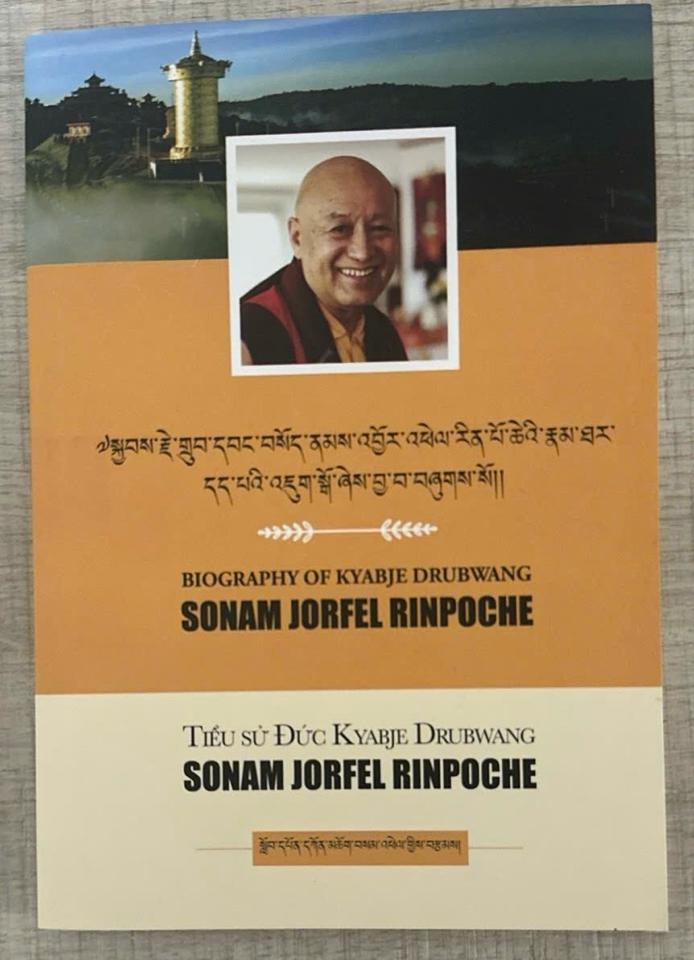 TIỂU SỬ ĐỨC KYABJE DRUBWANG SONAM JORFEL RINPOCHE-duoc-ban-tai-Samaya Shop chuyên cung cấp pháp khí, vật phẩm Kim Cang Thừa và Phật giáo nói chung với giá cả hợp lý, chất lượng tốt, tạo điều kiện gieo duyên cho đạo hữu tu tập. Lợi nhuận từ shop được dành để cúng dường và hỗ trợ các hoạt động, sự kiện do trung tâm tổ chức