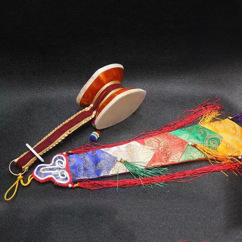 Trống Damadu mini làm thủ công từ da cừu Nepal – bộ trống gõ nhỏ kiểu Tây Tạng, âm thanh trong trẻo-duoc-ban-tai-Samaya Shop chuyên cung cấp pháp khí, vật phẩm Kim Cang Thừa và Phật giáo nói chung với giá cả hợp lý, chất lượng tốt, tạo điều kiện gieo duyên cho đạo hữu tu tập. Lợi nhuận từ shop được dành để cúng dường và hỗ trợ các hoạt động, sự kiện do trung tâm tổ chức