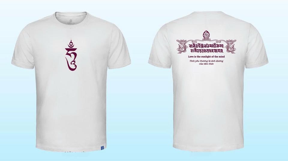 Áo phông-duoc-ban-tai-Samaya Shop chuyên cung cấp pháp khí, vật phẩm Kim Cang Thừa và Phật giáo nói chung với giá cả hợp lý, chất lượng tốt, tạo điều kiện gieo duyên cho đạo hữu tu tập. Lợi nhuận từ shop được dành để cúng dường và hỗ trợ các hoạt động, sự kiện do trung tâm tổ chức