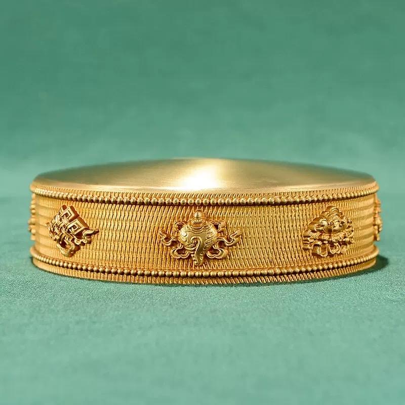 Khay Thực Hành Mandala Bằng Đồng-duoc-ban-tai-Samaya Shop chuyên cung cấp pháp khí, vật phẩm Kim Cang Thừa và Phật giáo nói chung với giá cả hợp lý, chất lượng tốt, tạo điều kiện gieo duyên cho đạo hữu tu tập. Lợi nhuận từ shop được dành để cúng dường và hỗ trợ các hoạt động, sự kiện do trung tâm tổ chức