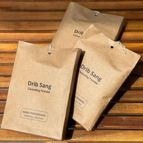 Hương Bhutan NADO hương thanh lọc trừ chướng khí, hương thảo mộc Himalaya-duoc-ban-tai-Samaya Shop chuyên cung cấp pháp khí, vật phẩm Kim Cang Thừa và Phật giáo nói chung với giá cả hợp lý, chất lượng tốt, tạo điều kiện gieo duyên cho đạo hữu tu tập. Lợi nhuận từ shop được dành để cúng dường và hỗ trợ các hoạt động, sự kiện do trung tâm tổ chức