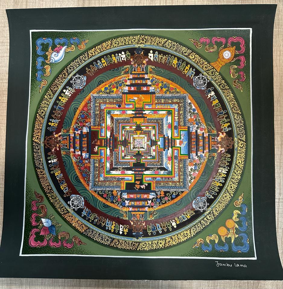 TRANH MANDALA KALACHAKRA VẼ TAY-duoc-ban-tai-Samaya Shop chuyên cung cấp pháp khí, vật phẩm Kim Cang Thừa và Phật giáo nói chung với giá cả hợp lý, chất lượng tốt, tạo điều kiện gieo duyên cho đạo hữu tu tập. Lợi nhuận từ shop được dành để cúng dường và hỗ trợ các hoạt động, sự kiện do trung tâm tổ chức