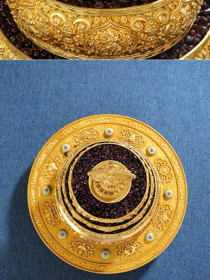 Mandala bằng đồng với họa tiết Bát Cát Tường, bộ đầy đủ cỡ lớn 15cm.-duoc-ban-tai-Samaya Shop chuyên cung cấp pháp khí, vật phẩm Kim Cang Thừa và Phật giáo nói chung với giá cả hợp lý, chất lượng tốt, tạo điều kiện gieo duyên cho đạo hữu tu tập. Lợi nhuận từ shop được dành để cúng dường và hỗ trợ các hoạt động, sự kiện do trung tâm tổ chức