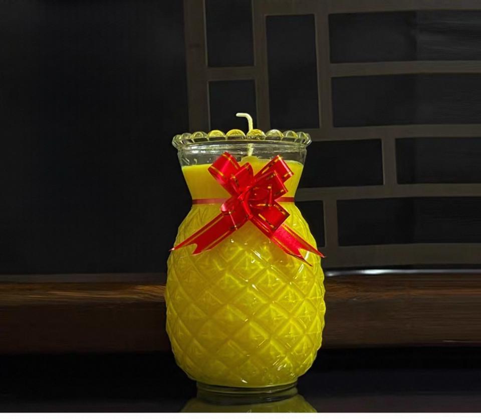 Đèn bơ hình quả dứa cháy 3 ngày không khói-duoc-ban-tai-Samaya Shop chuyên cung cấp pháp khí, vật phẩm Kim Cang Thừa và Phật giáo nói chung với giá cả hợp lý, chất lượng tốt, tạo điều kiện gieo duyên cho đạo hữu tu tập. Lợi nhuận từ shop được dành để cúng dường và hỗ trợ các hoạt động, sự kiện do trung tâm tổ chức