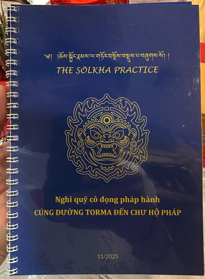 Nghi quỹ Hộ pháp-duoc-ban-tai-Samaya Shop chuyên cung cấp pháp khí, vật phẩm Kim Cang Thừa và Phật giáo nói chung với giá cả hợp lý, chất lượng tốt, tạo điều kiện gieo duyên cho đạo hữu tu tập. Lợi nhuận từ shop được dành để cúng dường và hỗ trợ các hoạt động, sự kiện do trung tâm tổ chức