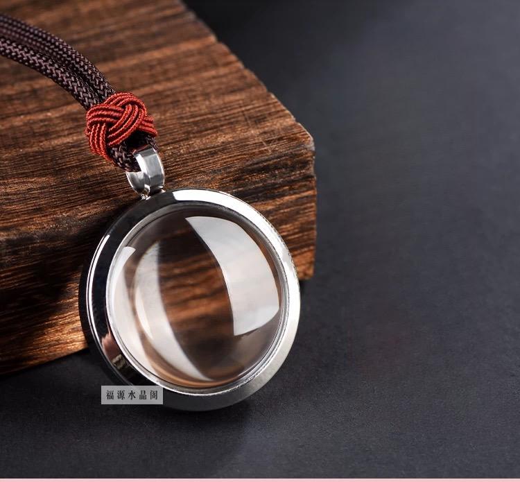 Mặt Dây Chuyền Hộp Gau Pha Lê Tự Nhiên -duoc-ban-tai-Samaya Shop chuyên cung cấp pháp khí, vật phẩm Kim Cang Thừa và Phật giáo nói chung với giá cả hợp lý, chất lượng tốt, tạo điều kiện gieo duyên cho đạo hữu tu tập. Lợi nhuận từ shop được dành để cúng dường và hỗ trợ các hoạt động, sự kiện do trung tâm tổ chức