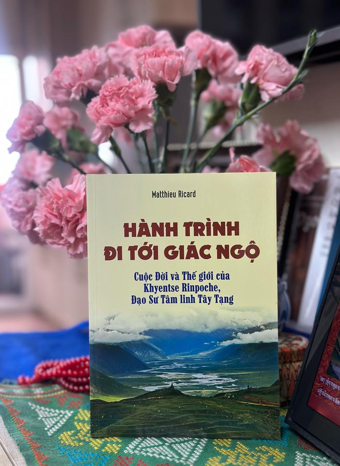 Hành Trình Đi Tới Giác Ngộ-duoc-ban-tai-Samaya Shop chuyên cung cấp pháp khí, vật phẩm Kim Cang Thừa và Phật giáo nói chung với giá cả hợp lý, chất lượng tốt, tạo điều kiện gieo duyên cho đạo hữu tu tập. Lợi nhuận từ shop được dành để cúng dường và hỗ trợ các hoạt động, sự kiện do trung tâm tổ chức