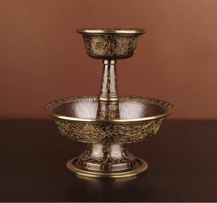 Cốc hộ pháp bằng đồng nguyên chất thủ công Nepal, chạm khắc hoa văn-duoc-ban-tai-Samaya Shop chuyên cung cấp pháp khí, vật phẩm Kim Cang Thừa và Phật giáo nói chung với giá cả hợp lý, chất lượng tốt, tạo điều kiện gieo duyên cho đạo hữu tu tập. Lợi nhuận từ shop được dành để cúng dường và hỗ trợ các hoạt động, sự kiện do trung tâm tổ chức
