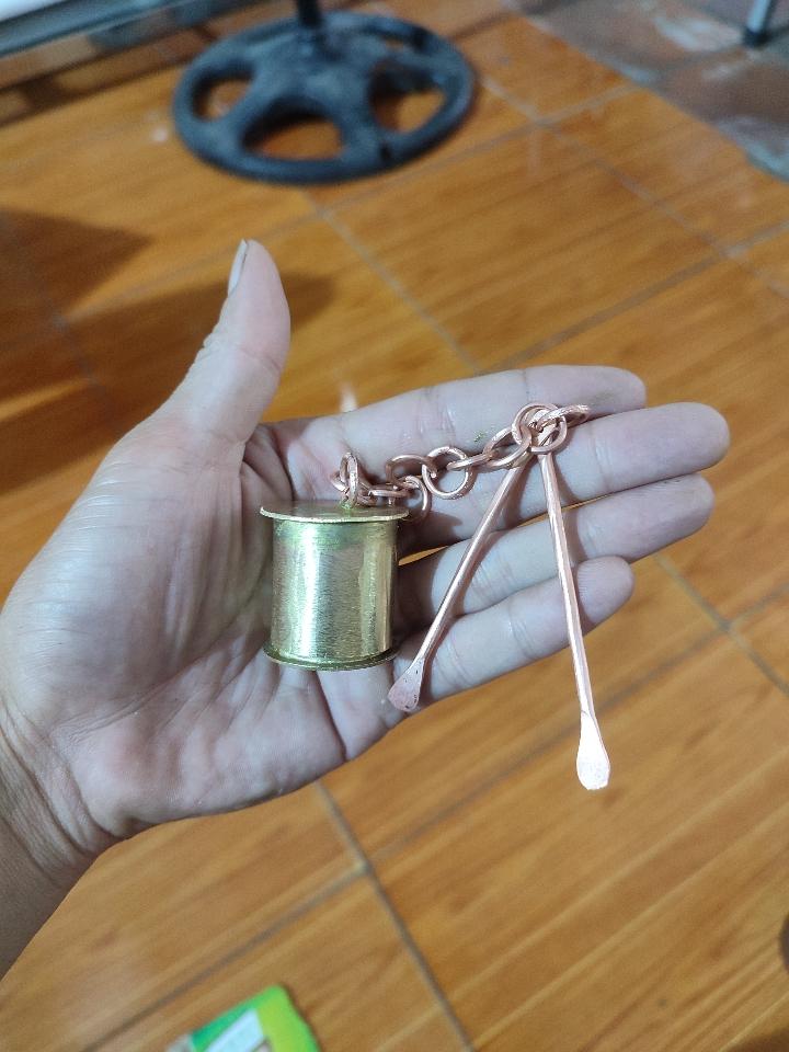 Ống ngoáy trầu đồng làm thủ công nghệ nhân làng nghề-duoc-ban-tai-Làng Nghề Gò Đúc Đồng Đại Bái