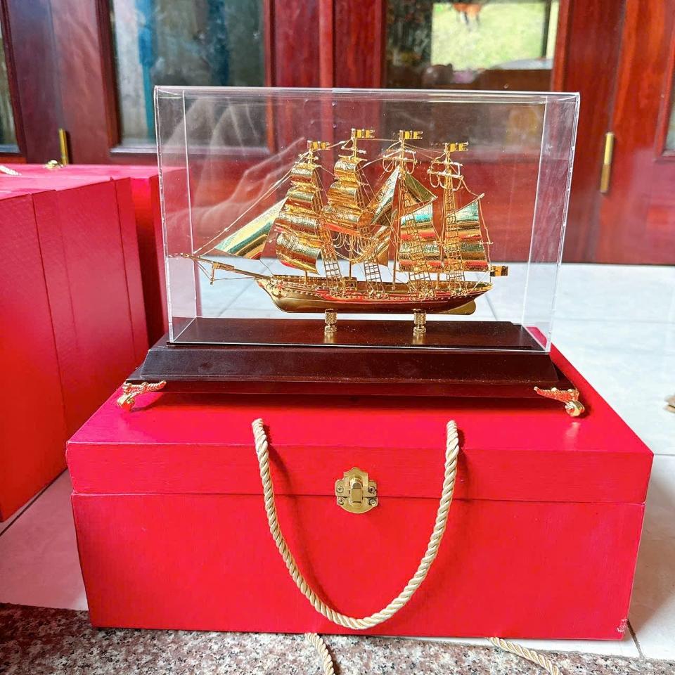 Thuậm buồm xuôi gió mạ vàng 24k-duoc-ban-tai-Làng Nghề Gò Đúc Đồng Đại Bái